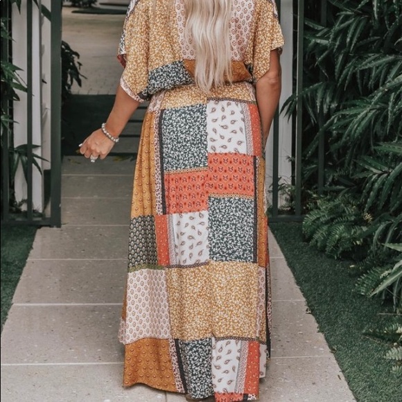 V-neck Patchwork print dress 🔹 - Picture 5 of 6